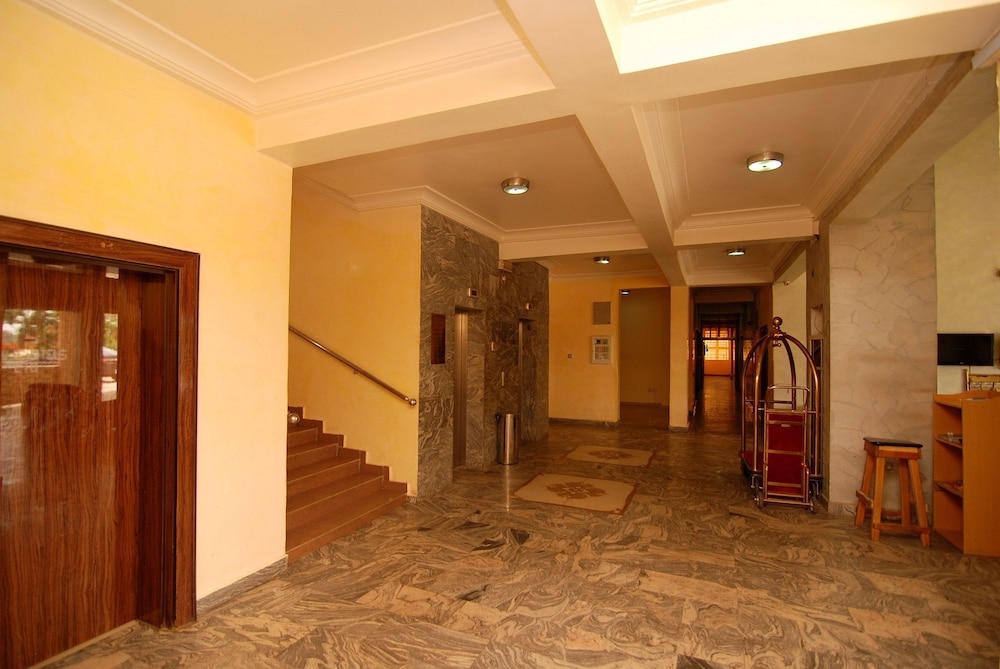 Ayalla Hotels Ltd 4/50