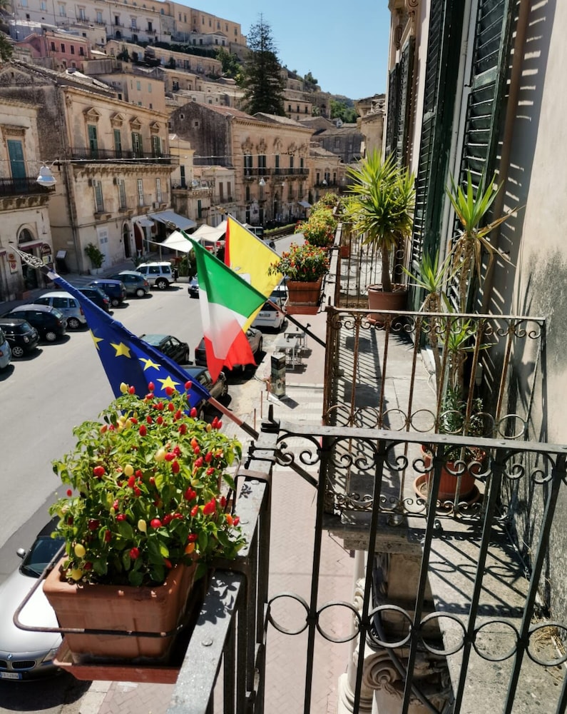 PALAZZO IL CAVALIERE B&B DE CHARME 53/68