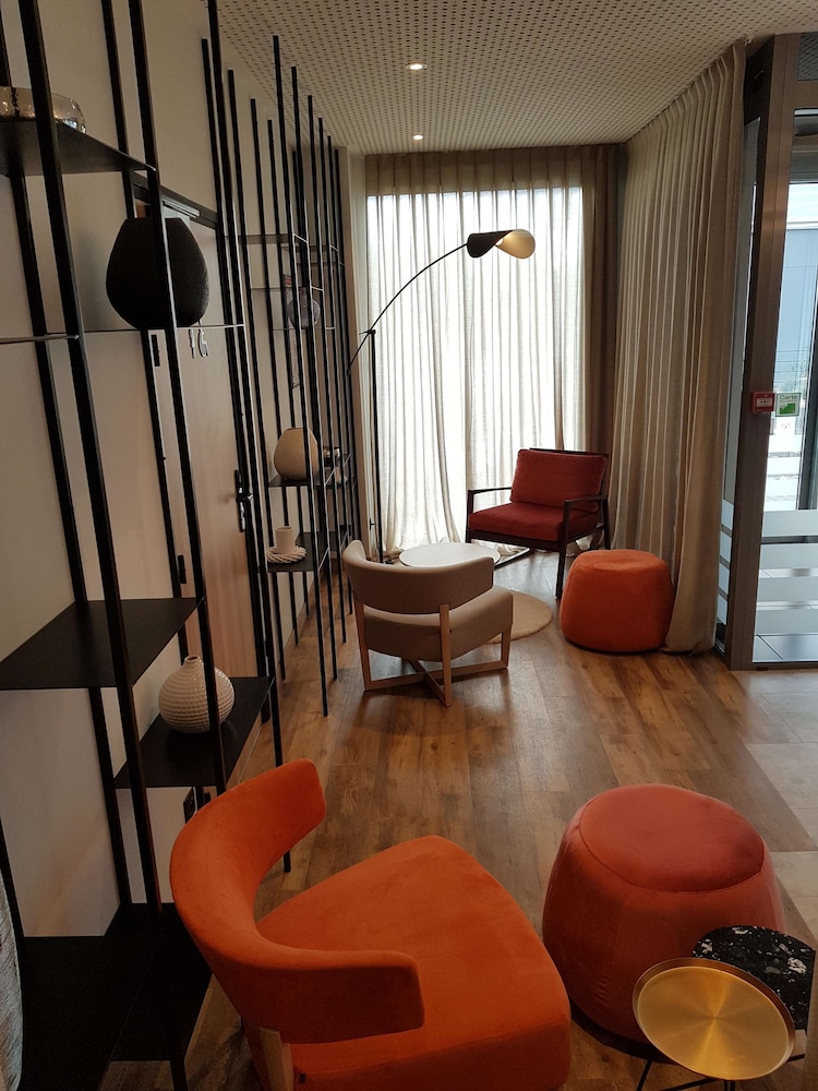 MERCURE Chartres Est 36/65