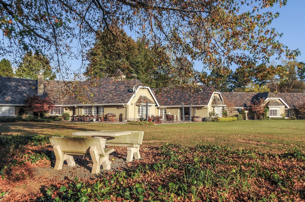 Moorcroft Manor 60/67