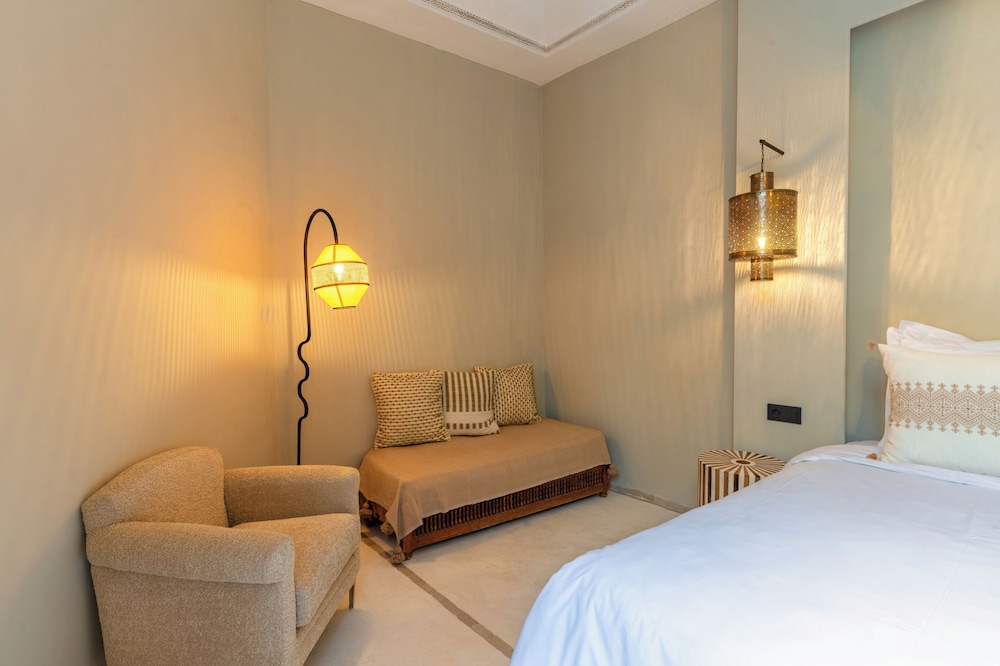 Riad XO Amira Victoria 38/50