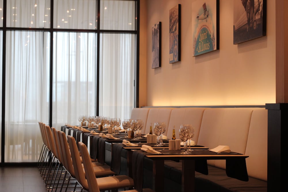 Park Inn By Radisson Liege Airport 75/81
