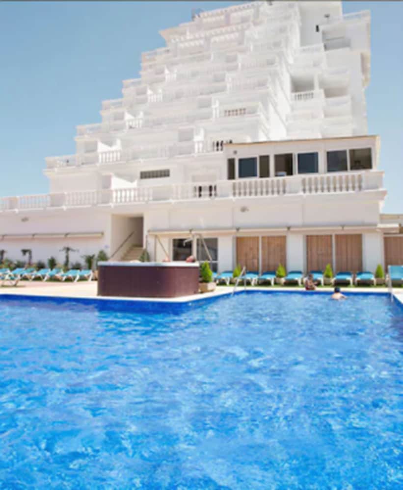 Delfines Hotel & Suites 3/39