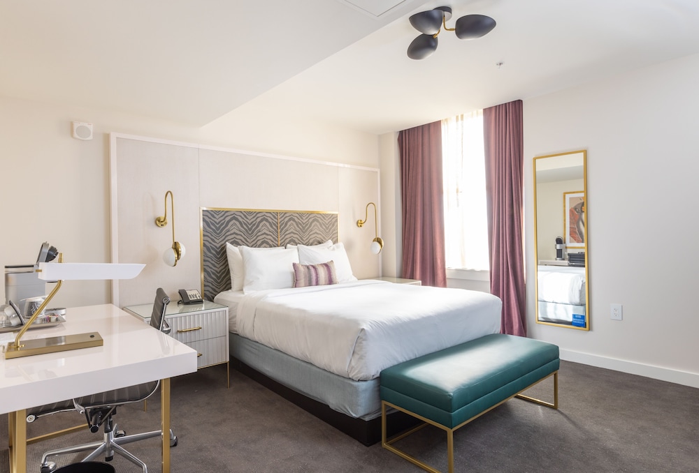 ROOM, QUEEN BED, ACCESSIBLE