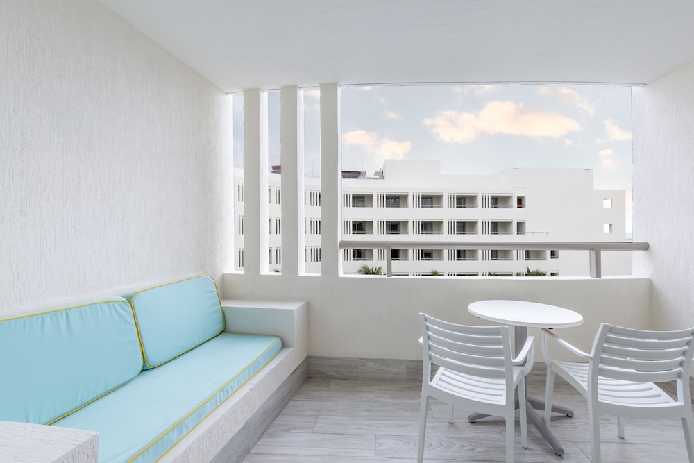 Devossion By Live Aqua Celebration Resort & Spa Isla Mujeres 40/57
