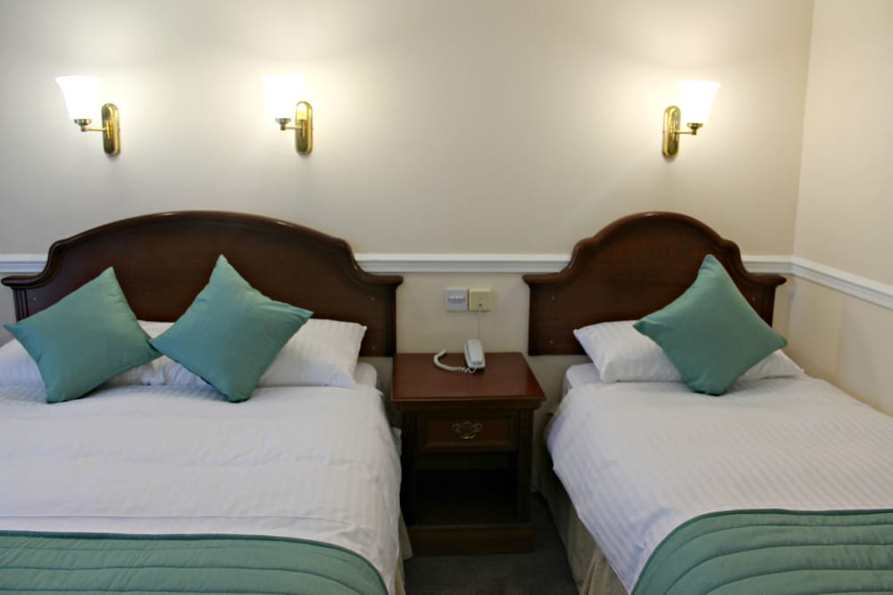 The Central Hotel Donegal 16/64