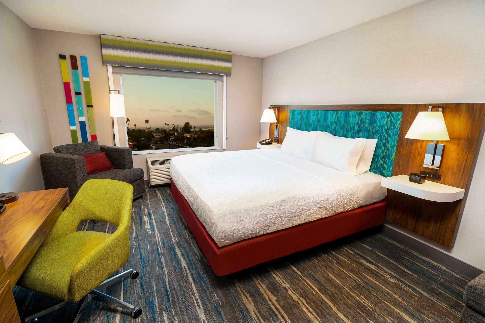 Suite, King Bed, Bay View