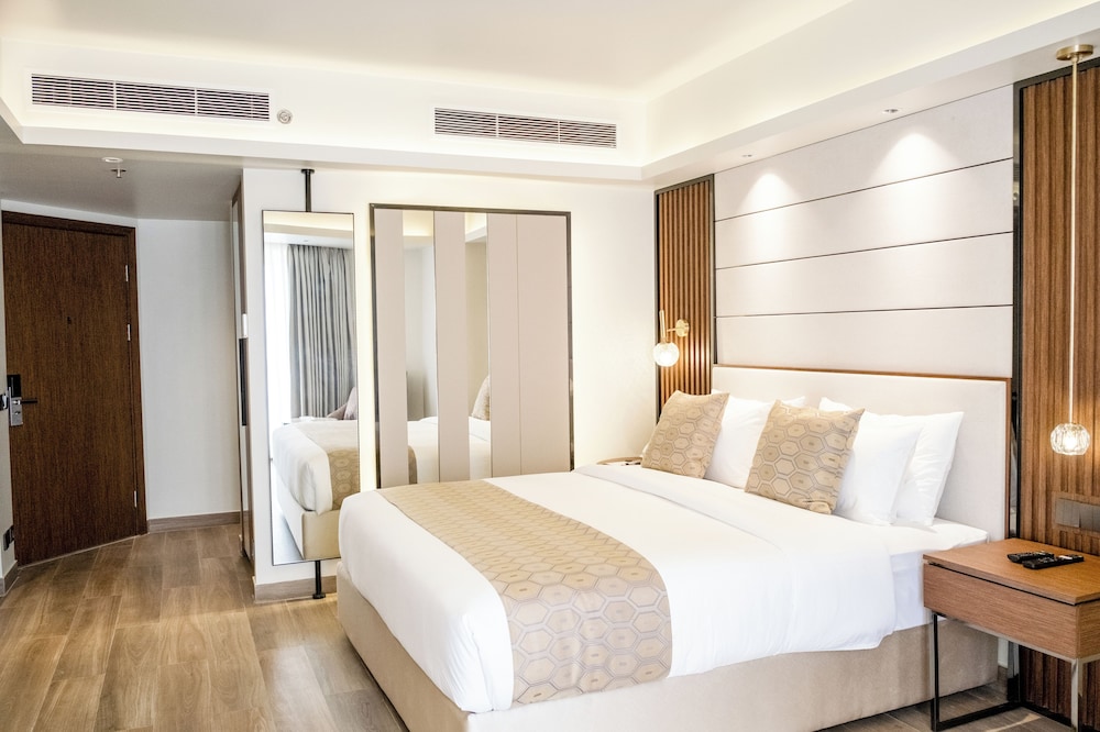 Ramada by Wyndham Cox's Bazar Kolatoli Beach 17/42