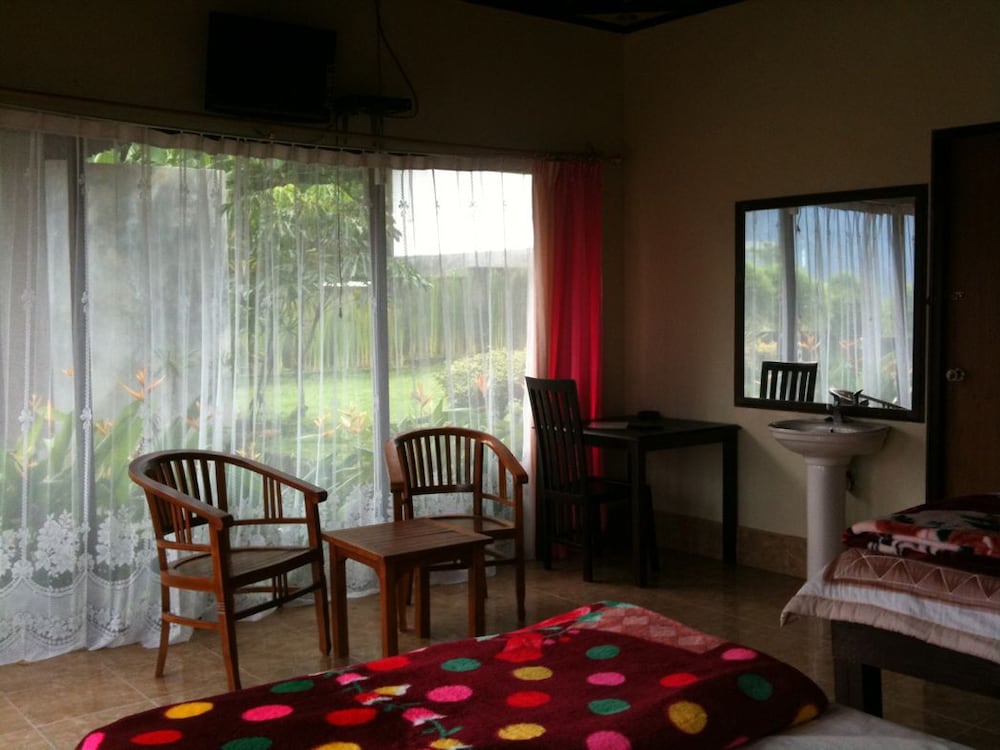 Astradana Hotel Restaurant 32/40