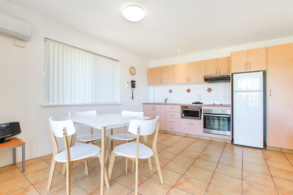 Headland Beach Resort 53/69
