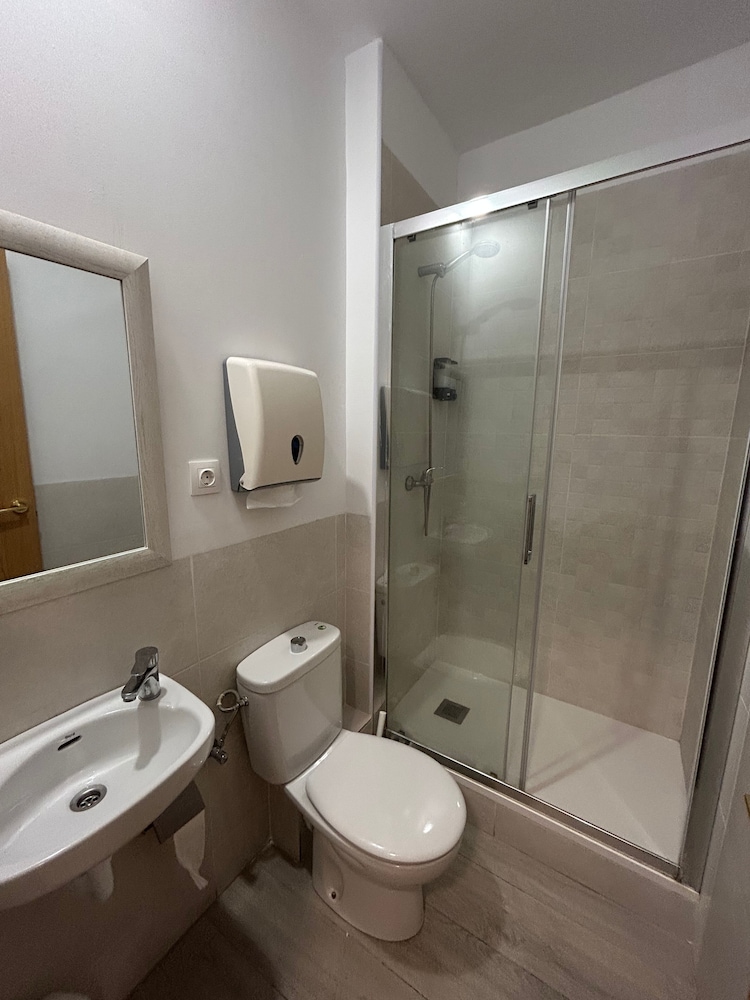 Room, Double or Twin Bed, Shared Bathroom, Hostal Delfos 10/10
