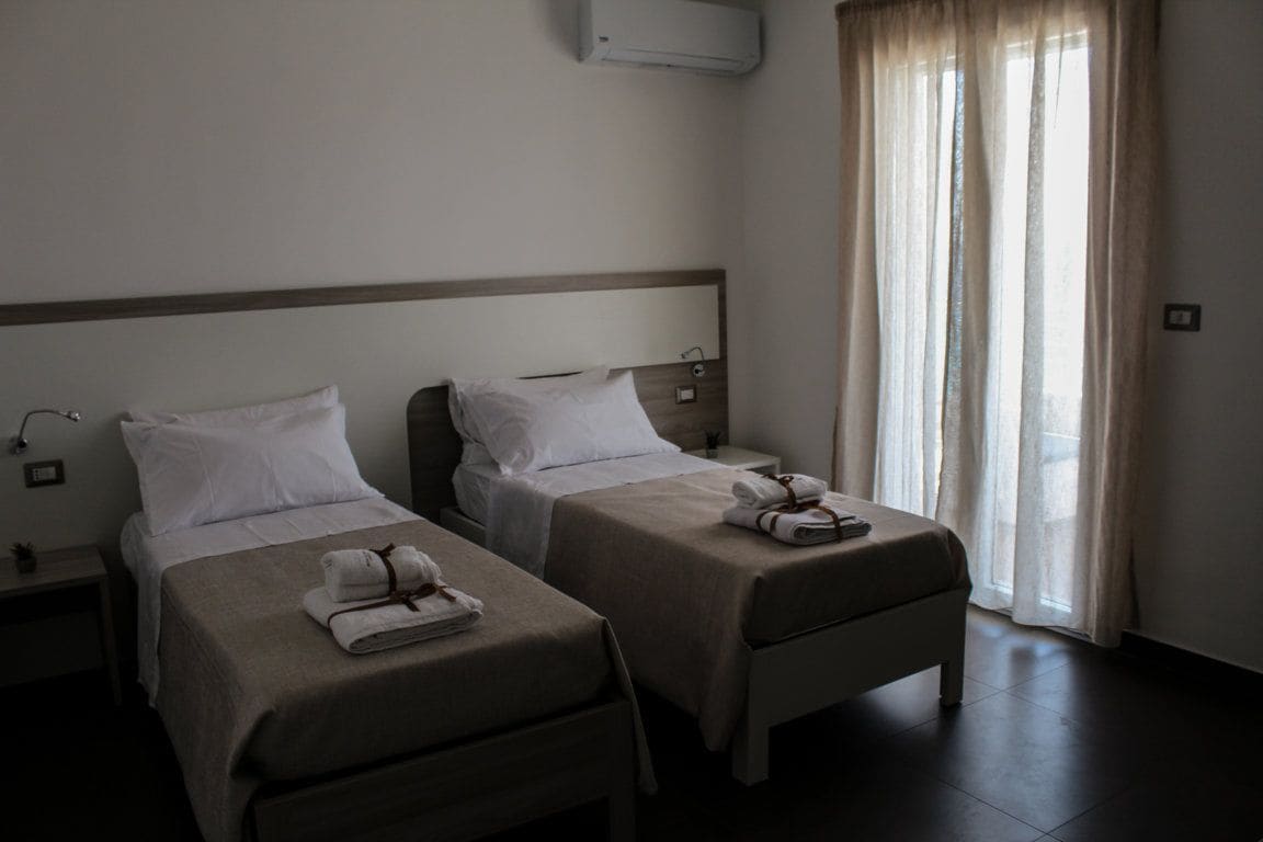 DELUXE, DOUBLE BED, SEA VIEW