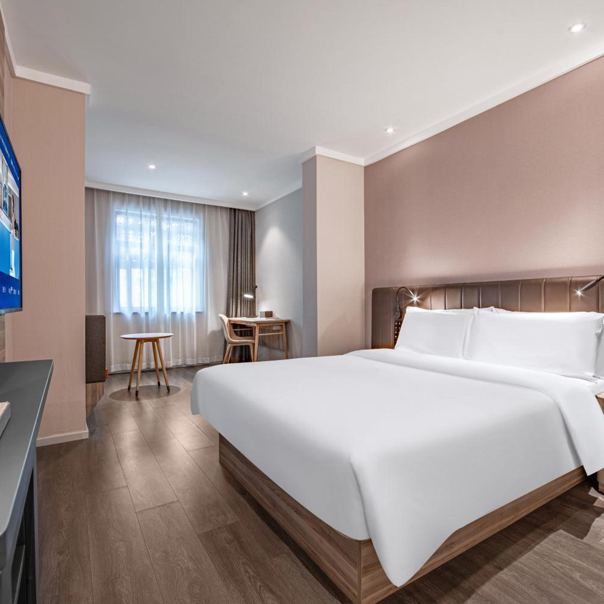 HanTing Premium Hotel (Shanghai Loushanguan Road Subway Station) 11/50