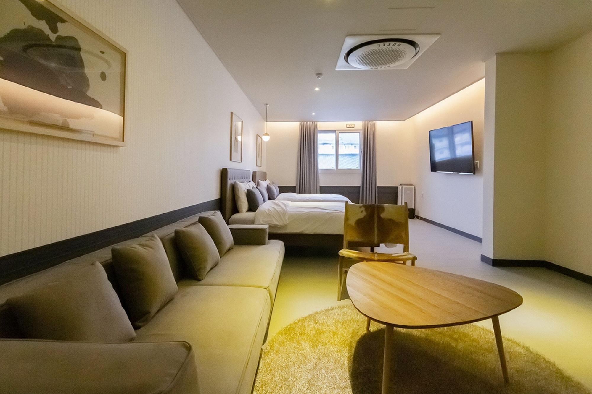 Gyeongju Brown Dot Gyeongju Bulguksa Branch 27/41