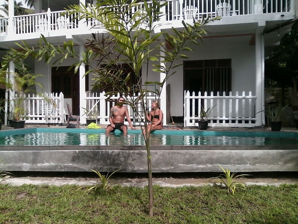 Asanka Surf House 32/40