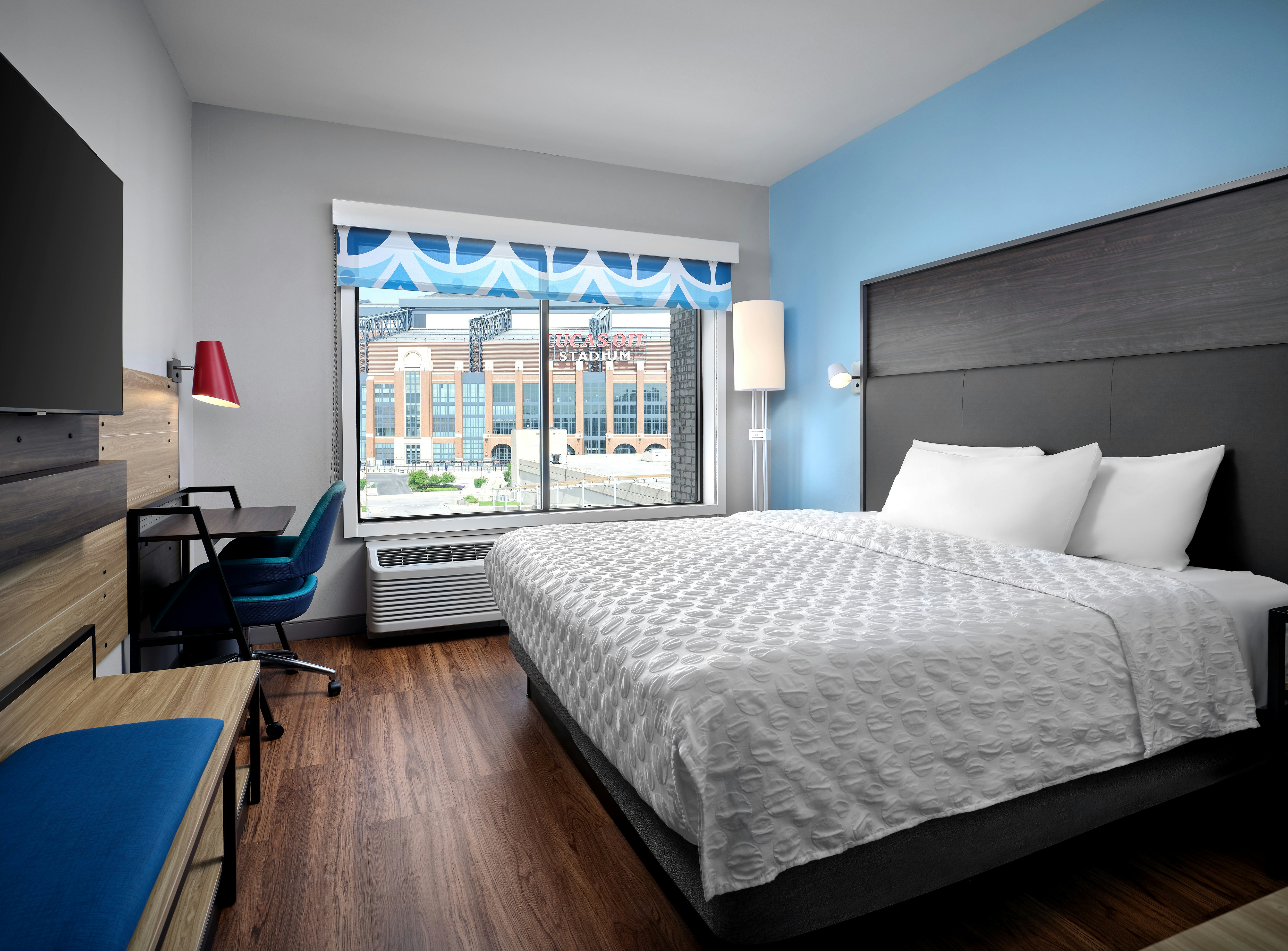 ROOM, KING BED