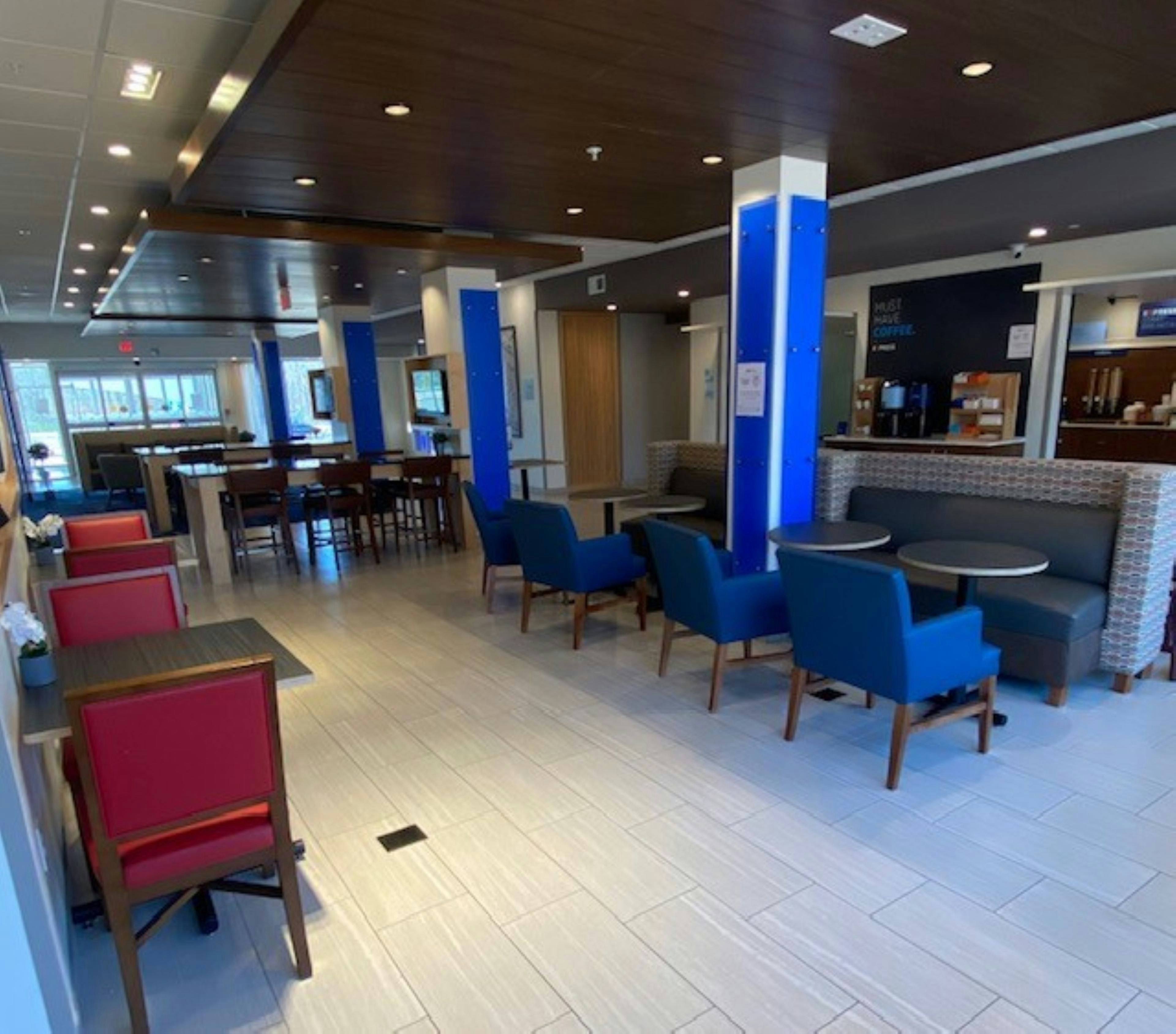 Holiday Inn Express and Suites Warrensburg North 47/58
