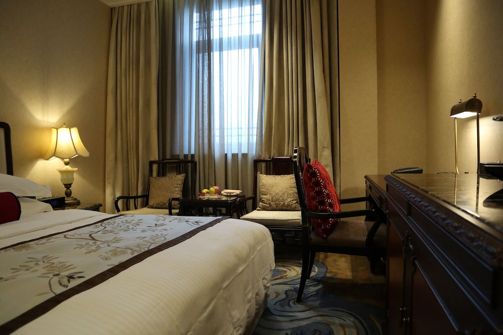 room, city view
