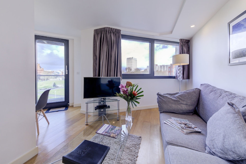Cleyro Serviced Apartments - Finzels Reach 36/50