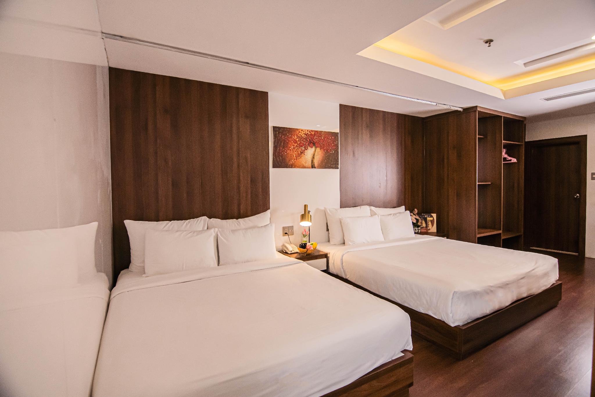 Executive, Suite, 2 King Beds, River View
