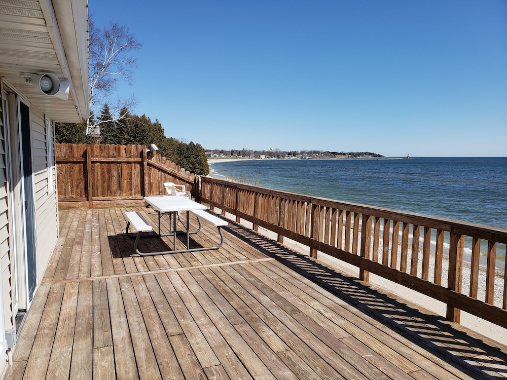 Algoma Beach Motel 22/35