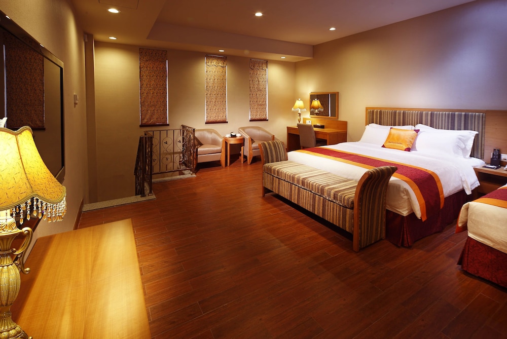 Royal Garden Hotel 23/39
