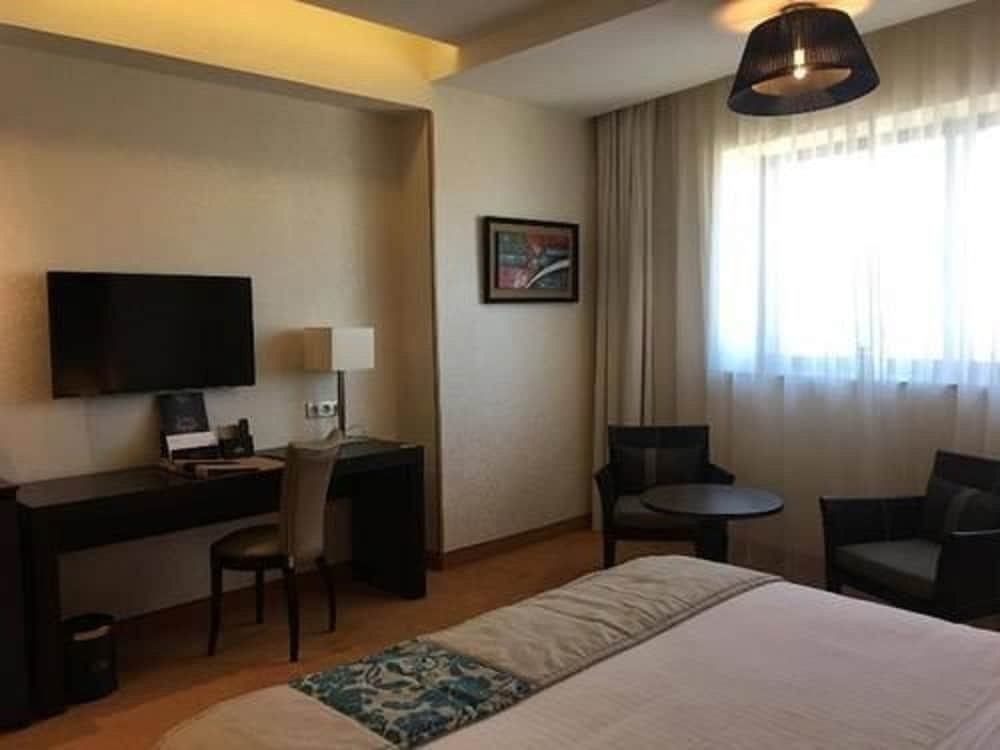 New Day Hotel 44/55