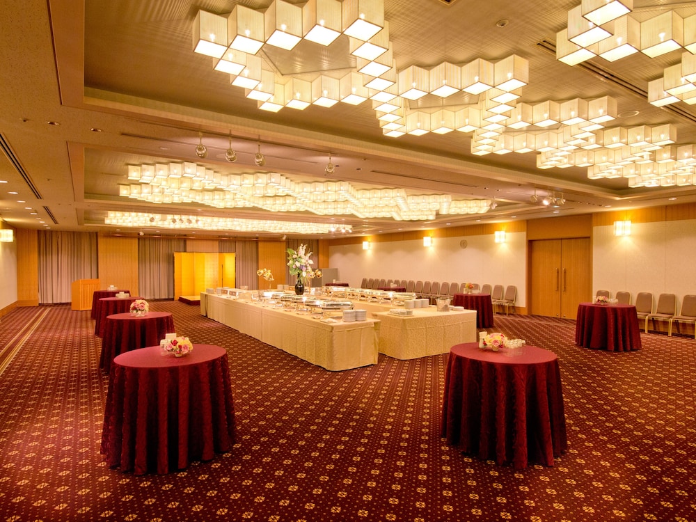 Toshi Center Hotel 46/65