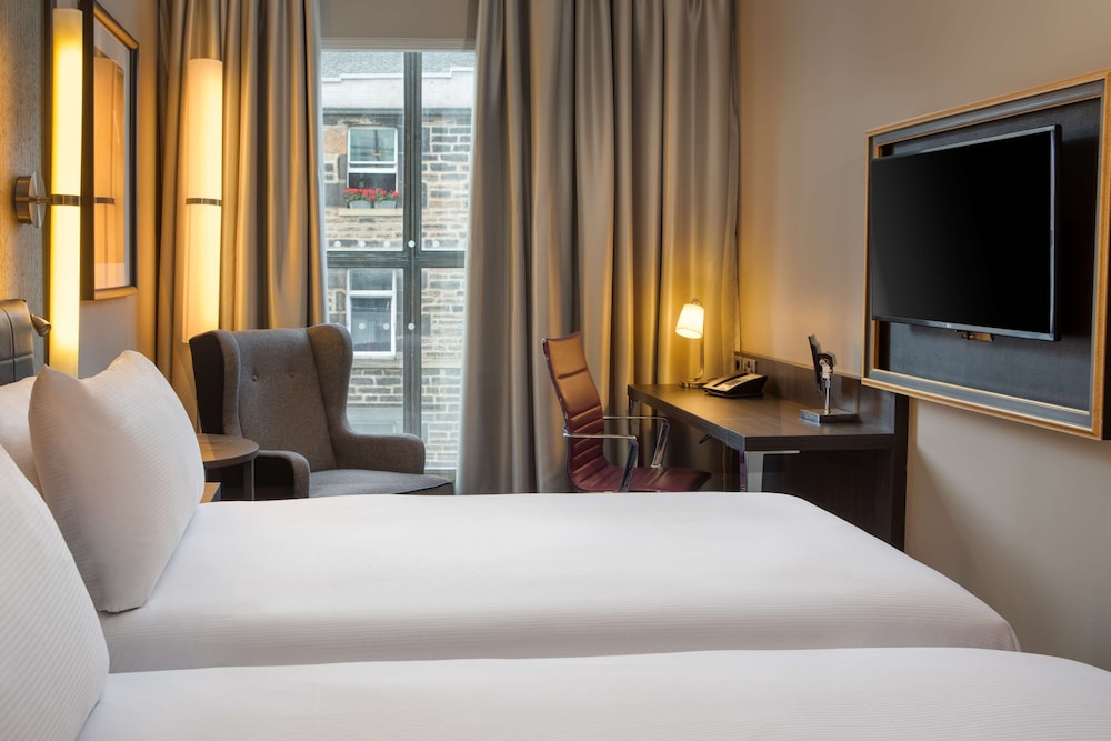 Doubletree By Hilton Edinburgh City Centre 27/64