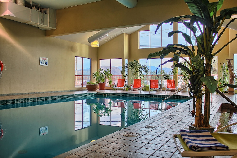 Holiday Inn Osoyoos 3/81