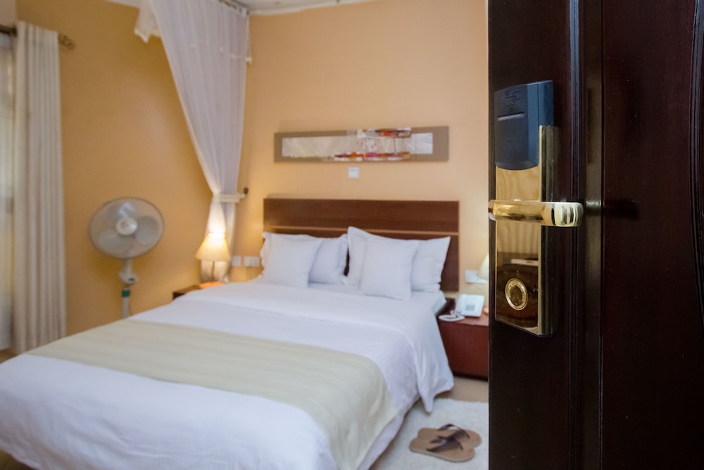 Capital Heights Hotel 22/65