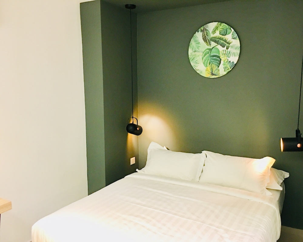 Deluxe, Queen Bed