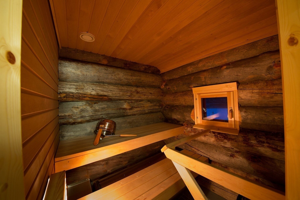Kakslauttanen Arctic Resort 42/68