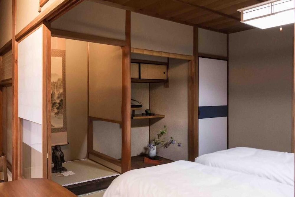Marikoji Inn Kyoto 12/25