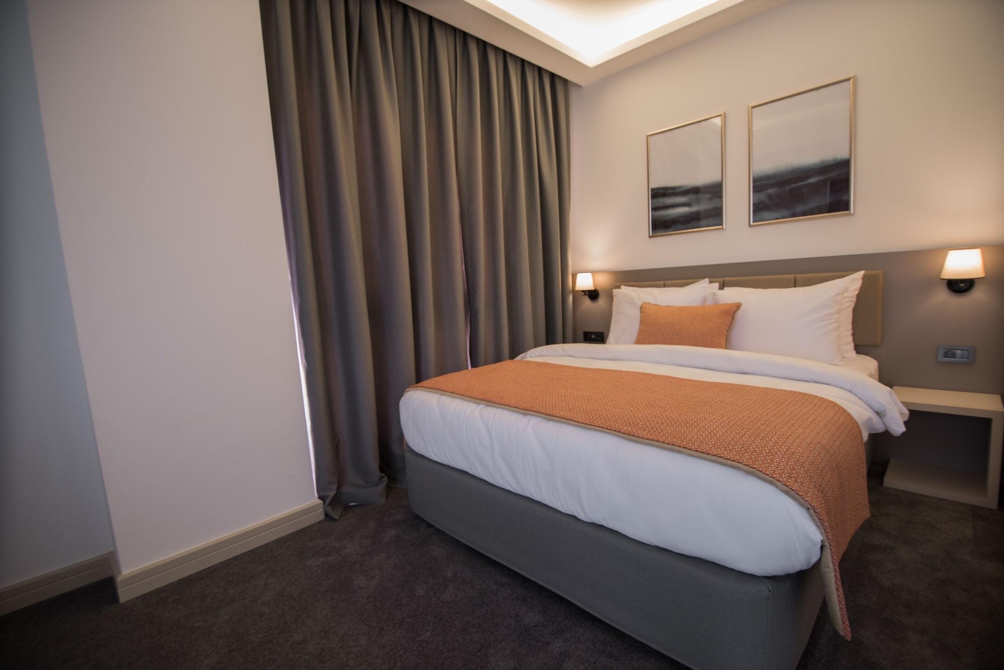 DOVV HOTEL 18/39