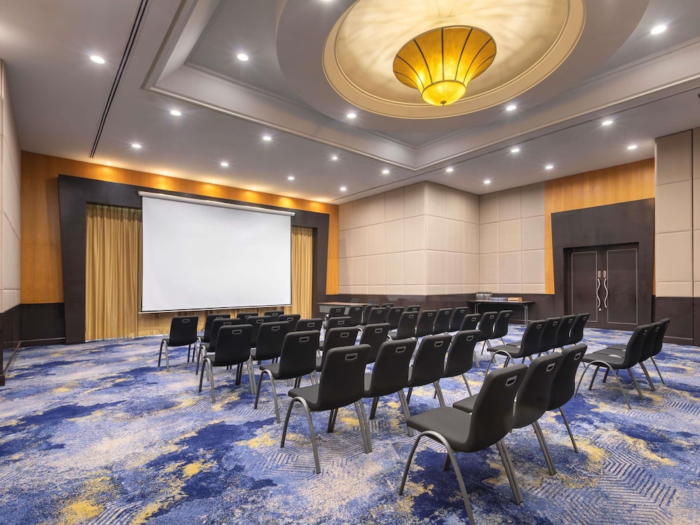 Novotel Kuala Lumpur City Centre 57/67