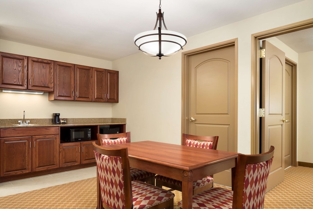 Country Inn and Suites by Radisson St Peters MO 19/26