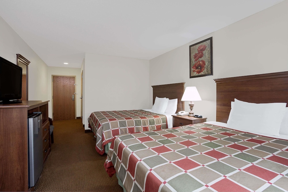 Days Inn by Wyndham Greensboro NC 7/18
