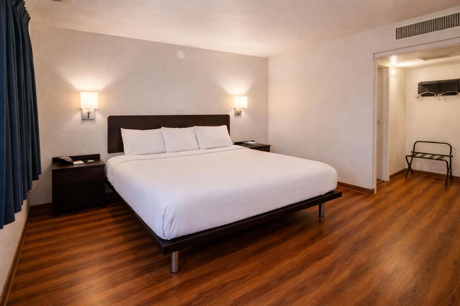 غرفة بسرير كينج لغير المدخنين، Motel6 Blythe, CA 7/10