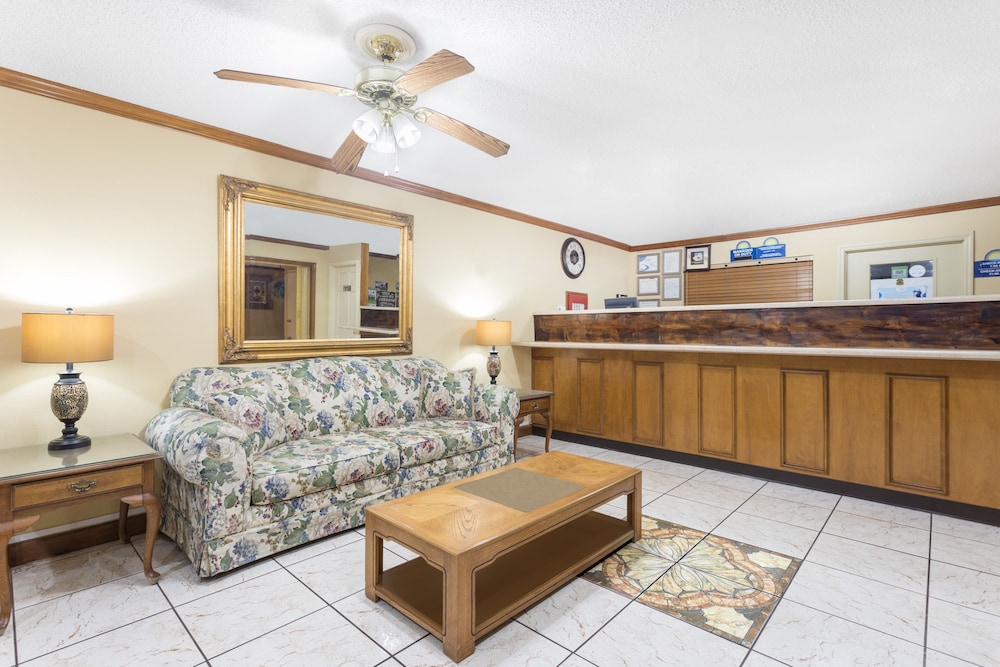 Economy Inn by OYO Ashburn I-75 7/54
