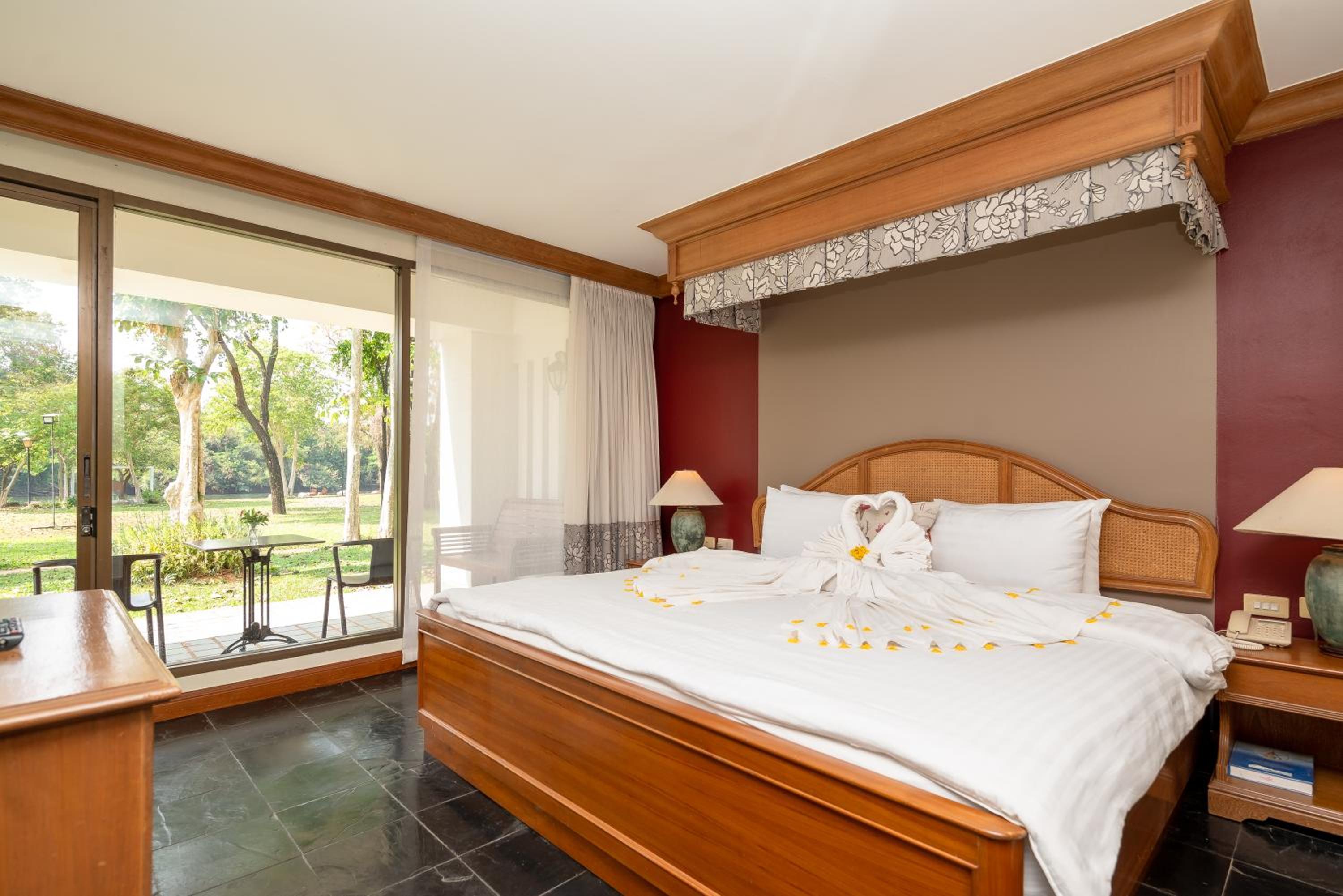 Suite, Riverside