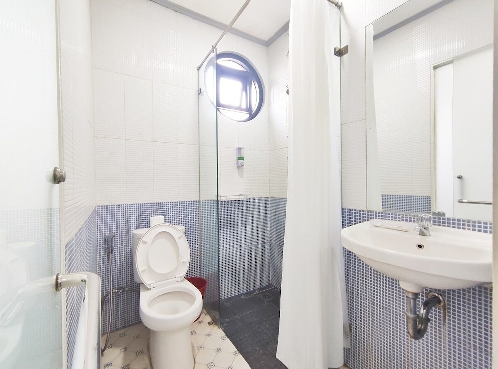 Urbanest Inn House TB Simatupang 70/72