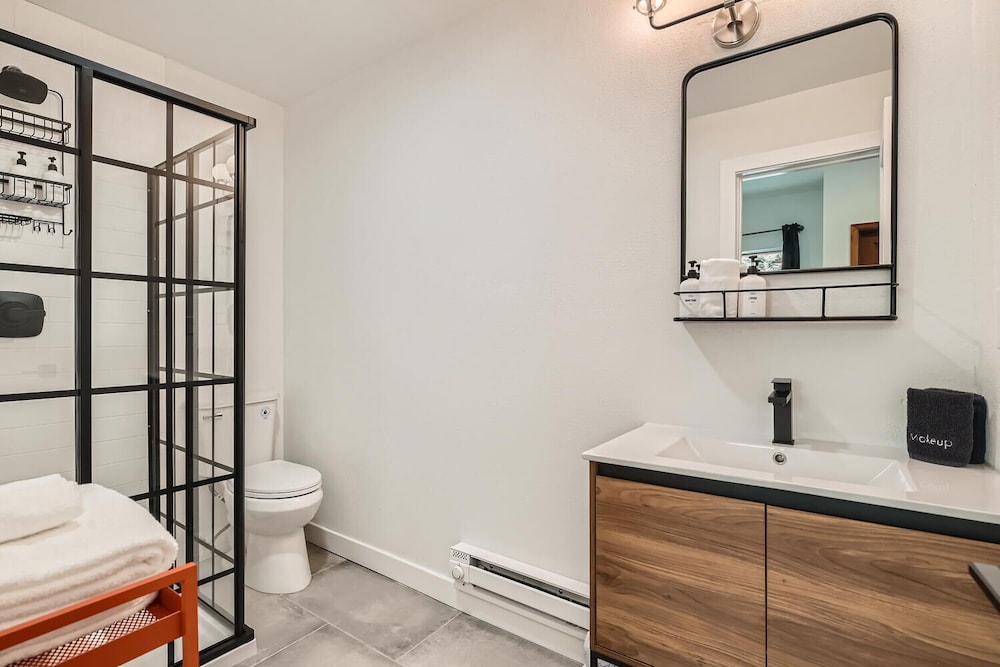 JC Suites 35/43