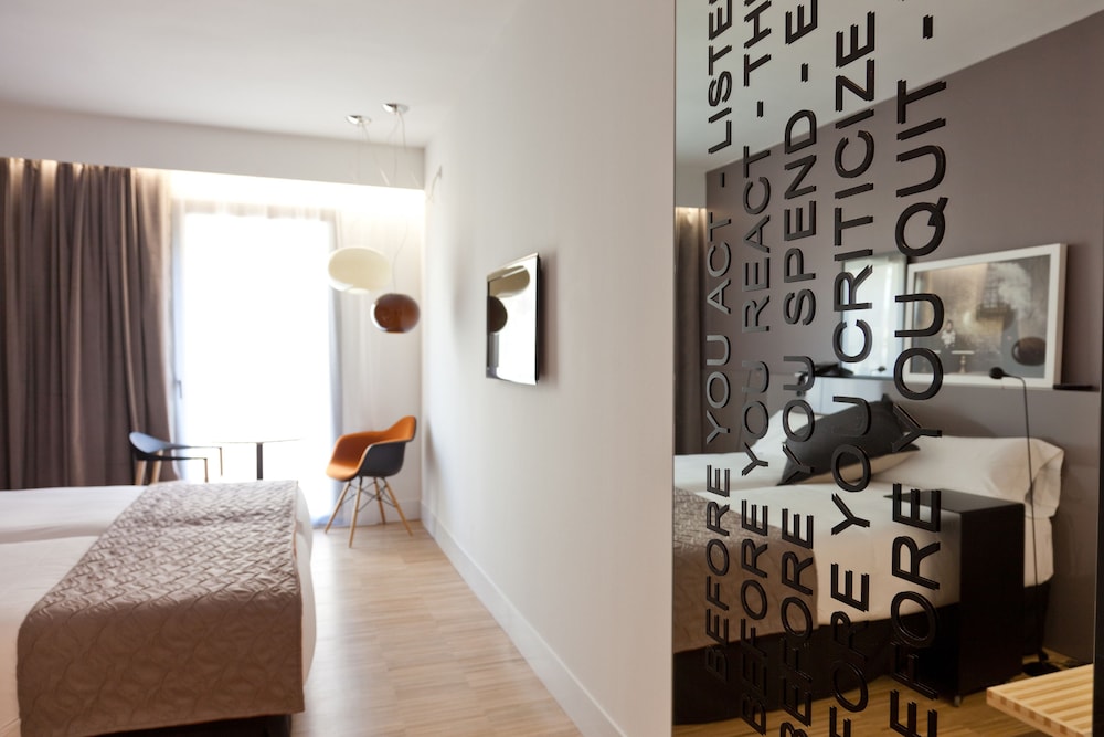 Alexandra Barcelona Hotel Curio Collection By Hilton 35/90