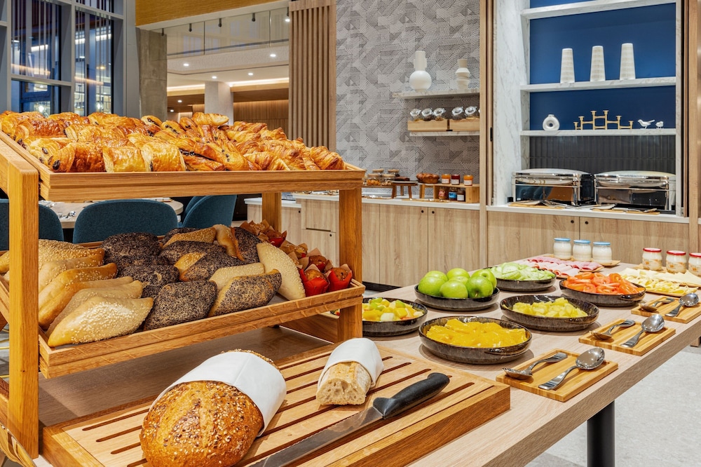Courtyard by Marriott Paris Charles de Gaulle Central Airport 8/31