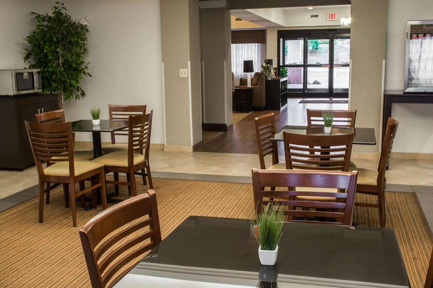 Sleep Inn & Suites Harbour Pointe VA 17/20