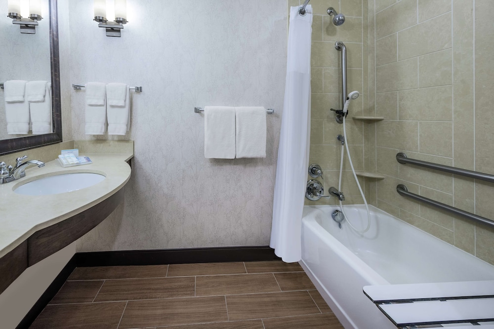 Hilton Garden Inn San Antonio At The Rim 17/55