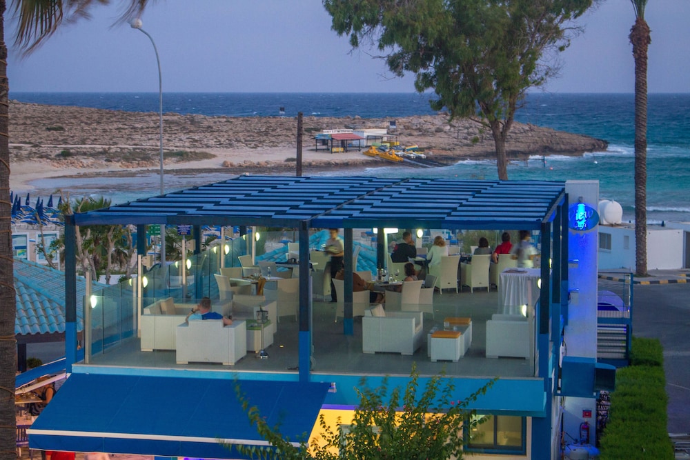 Anonymous Beach Hotel - Adults Only 65/72