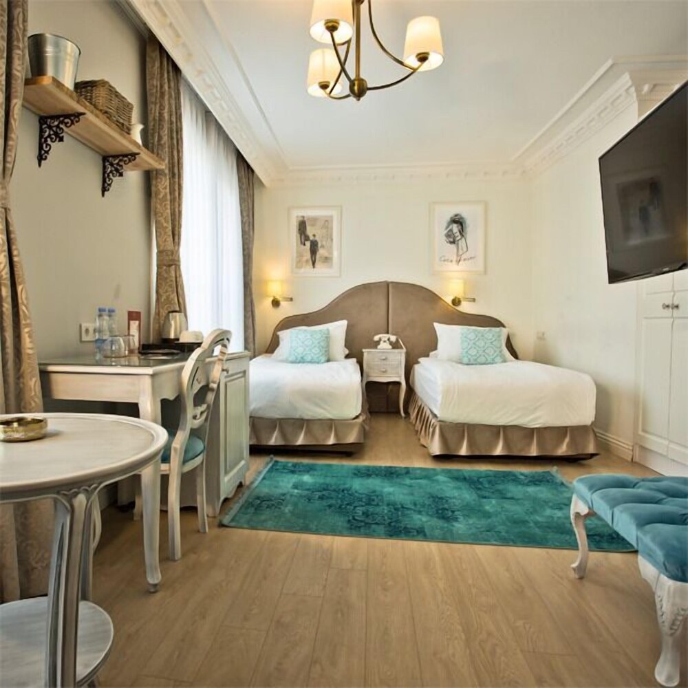 La Villa Blanche Hotel 9/21