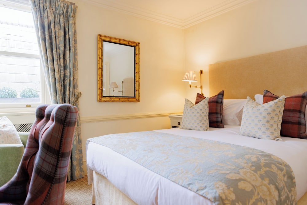 GEORGIAN, DOUBLE BED